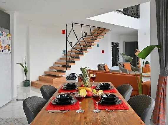 Luxury Modern With Private Pool *