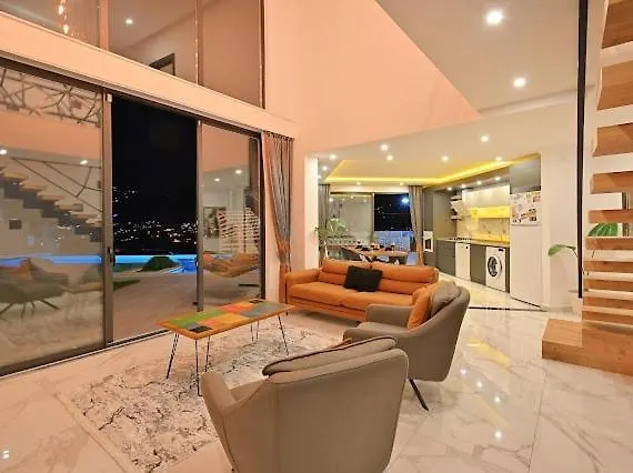 Luxury Modern With Private Pool *