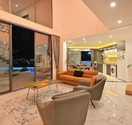 Luxury Modern With Private Pool *