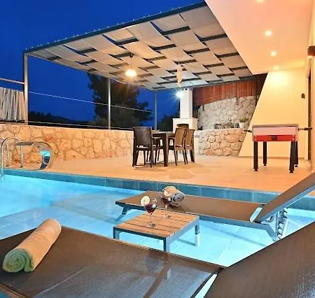 Luxury Modern With Private Pool * 卡斯